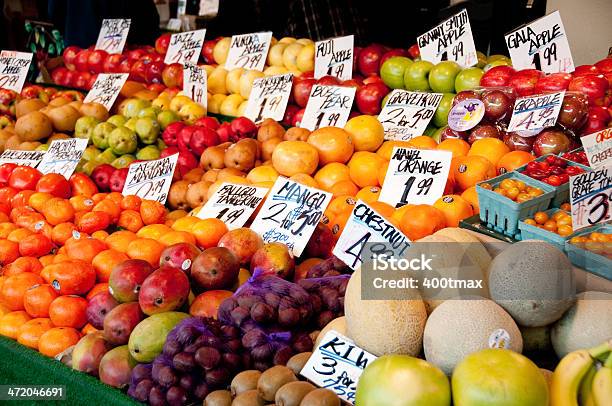 Frutas Frescas - Fotografias de stock e mais imagens de Alimentação Saudável - Alimentação Saudável, Centro da Cidade, Colorido