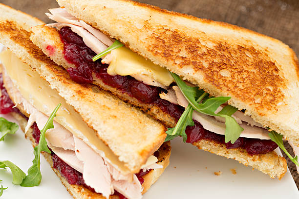 gegrillter truthahn-sandwich - sandwich turkey cranberry cheese stock-fotos und bilder