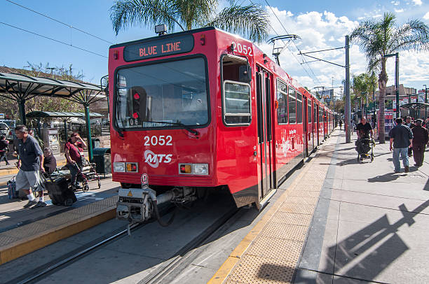 サンディエゴトロリー - san diego trolley ストックフォトと画像