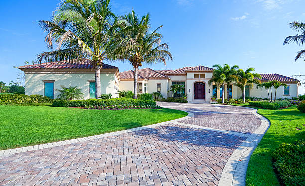 magnifique propriété maison en floride - pavé photos et images de collection