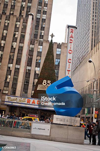 Radio City Music Hall W Manhattan - zdjęcia stockowe i więcej obrazów Boże Narodzenie - Boże Narodzenie, Centrum Manhattanu, Choinka