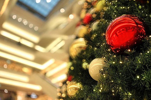 istock Christmas Tree at a Shopping Mall 472066469
