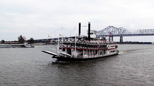 istock Steamer With Christmas Decorations in New Orleans 472066922