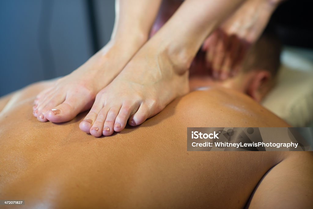 Entspannende Rückenmassage - Lizenzfrei Alternative Behandlungsmethode Stock-Foto