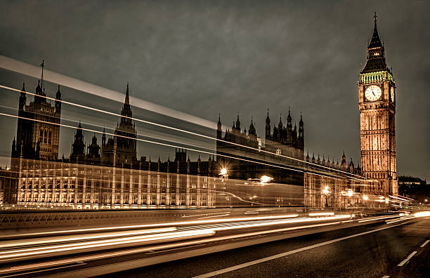 big bena i pałac westminster, londyn nocą (vii) - london england victorian style big ben dark zdjęcia i obrazy z banku zdjęć