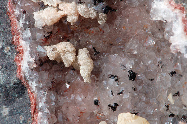 istock calcite and Quartz cave crystals 472075707