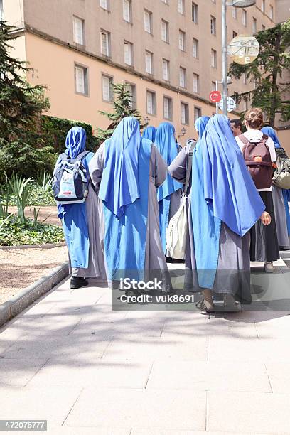 Peregrinação - Fotografias de stock e mais imagens de Abadia - Abadia, Adulto, Ajardinado