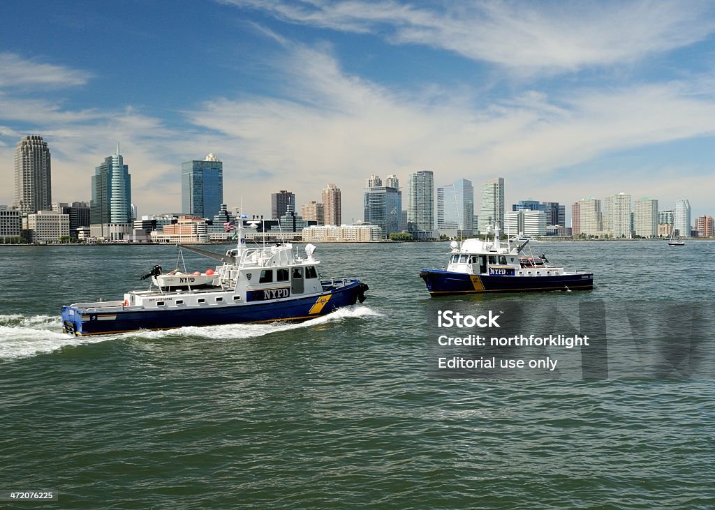 New York Police patrol harborfront il 9/11 - Foto stock royalty-free di Acqua