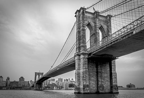 бруклинский мост-северная сторона - new york city brooklyn bridge brooklyn bridge стоковые фото и изображения