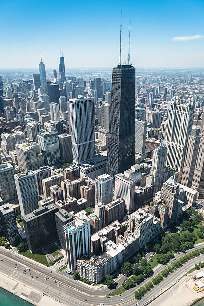 vista aérea do centro da cidade de chicago - boston skyline day back bay - fotografias e filmes do acervo