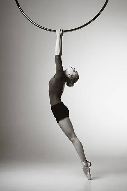 moderne tänzerin - female silhouette beautiful professional sport stock-fotos und bilder