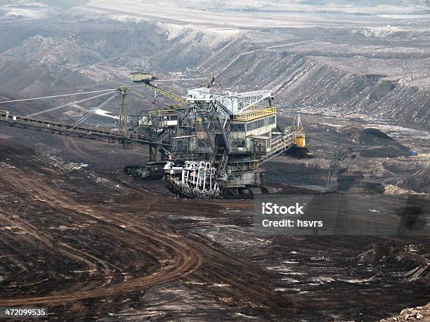 Offene Strip Coal Mine Mit Eimerrad Excavator Im Boot Stockfoto und mehr Bilder von Bergbau