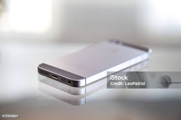 Apple Iphone 5s Tylnej - zdjęcia stockowe i więcej obrazów 2014 - 2014, Aparat fotograficzny, Apple Computers