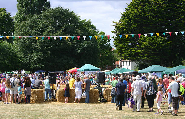 westleton barrel fair - kermesse photos et images de collection