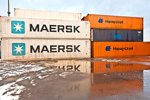 navios e recipiente no porto - harbor editorial industrial ship container ship imagens e fotografias de stock
