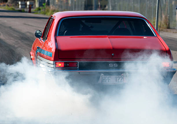 chevrolet chevy 11nova z 1970 - skidding zdjęcia i obrazy z banku zdjęć