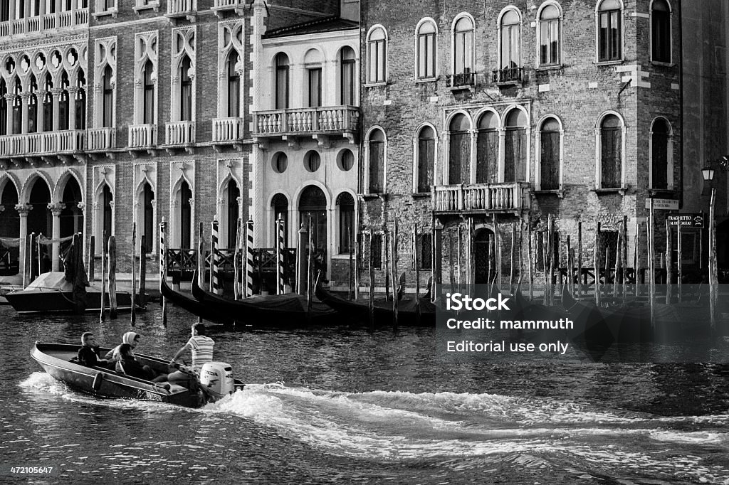Motorboot auf dem Canal Grande von Venedig - Lizenzfrei Canale Grande - Venedig Stock-Foto