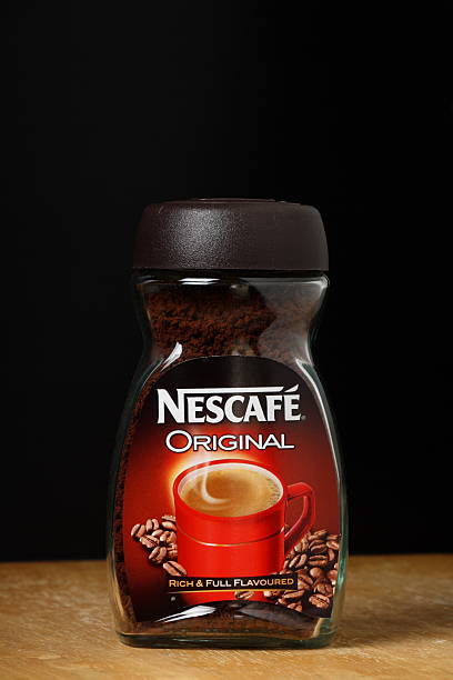 nescafe original kaffee - nestle stock-fotos und bilder