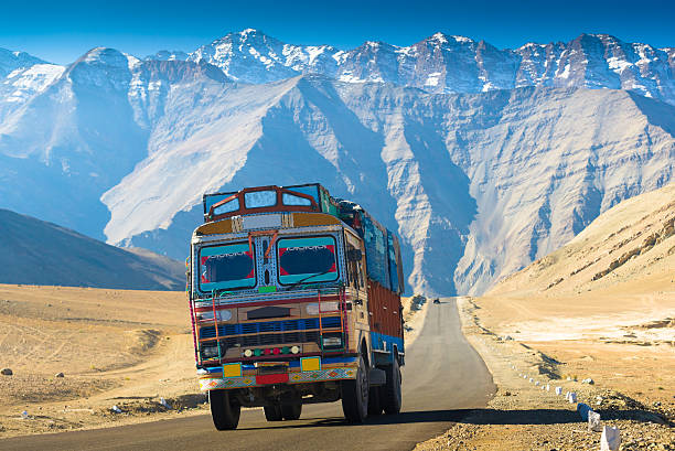 bellissimo paesaggio in norther parte dell'india - kargil foto e immagini stock