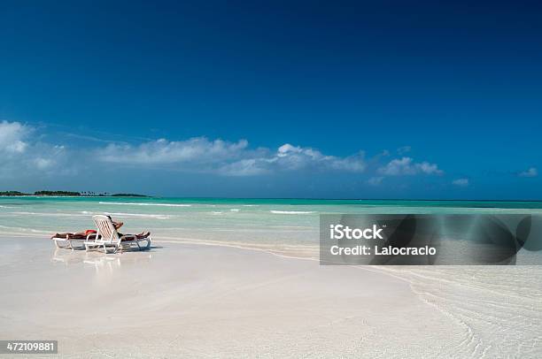 Vacaciones En La Playa Del Caribe Foto de stock y más banco de imágenes de Bahamas - Bahamas, Playa, Adulto