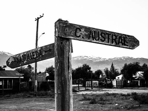 istock Go to Carretera Austral 472113227