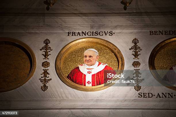 Roma Basilica Di San Paolo Fuori Le Mura Mosaico Di Papa Francesco - Fotografie stock e altre immagini di Papa Francesco