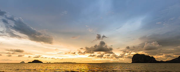 istock Sea and sky in twilight time 472114928