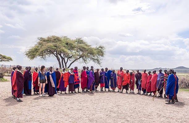 taniec masai witamy - masai africa dancing african culture zdjęcia i obrazy z banku zdjęć