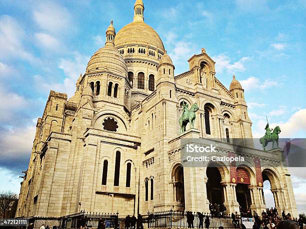 De Sacré Coeur Em Paris - Fotografias de stock e mais imagens de Ao Ar Livre - Ao Ar Livre, Arquitetura, Azul