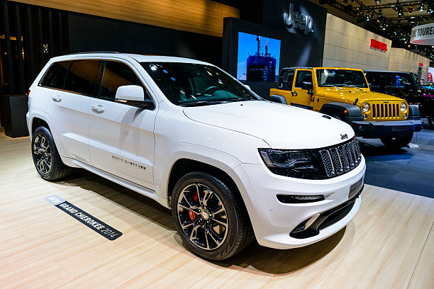 jeep grand cherokee - jeep grand cherokee stock-fotos und bilder