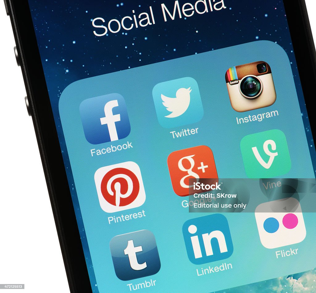 Social Media Apps Colorado Springs, Colorado, USA - November 26, 2013: A group of popular social media apps on and iPhone 5s running iOS7. Ios - Greece Stock Photo