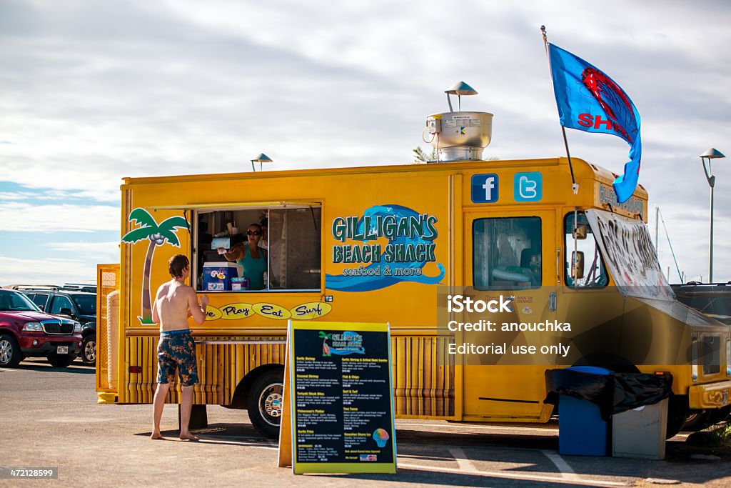 Fast Food camion sulla spiaggia hawaiana - Foto stock royalty-free di Rimorchio