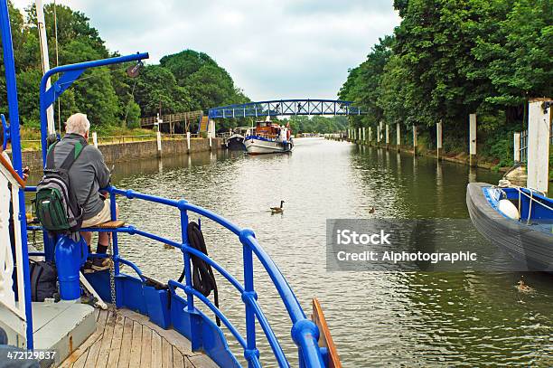 Photo libre de droit de Quitter Teddington Serrure banque d'images et plus d'images libres de droit de Angleterre - Angleterre, Antiquités, Bateau de plaisance