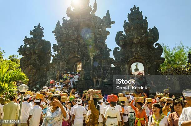 Pilger Zu Fuß Zum Tempel Zeremonie In Bali Indonesien Stockfoto und mehr Bilder von Alt