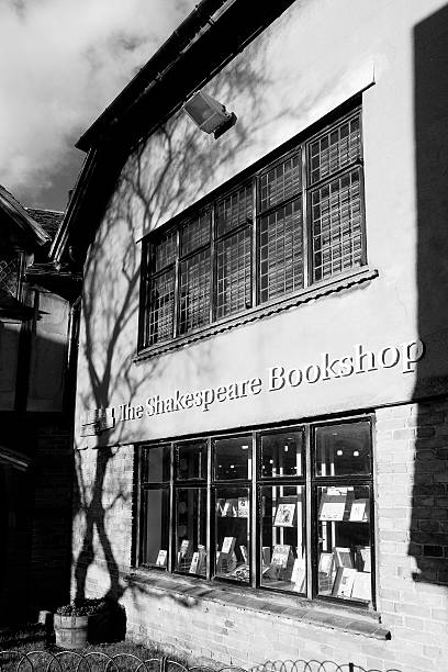 bookshop - shakespeare and company - fotografias e filmes do acervo