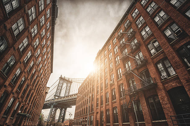 istock Vintage manhattan bridge in new york 472131487