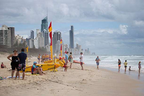 ゴールドコースト - gold coast australia lifeguard sea ストックフォトと画像