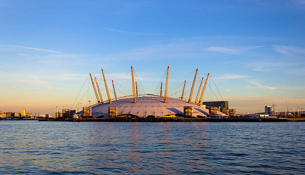 02 arena em londres - millennium dome imagens e fotografias de stock