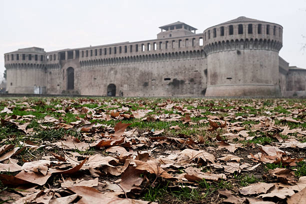 rocca sforzesca (imola) - imponent imagens e fotografias de stock