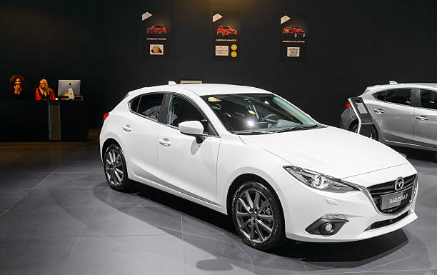  Fotos de Mazda 3 disponibles y más imágenes ahora - Ventas - Comercial, Industria automotriz, Moderno - iStock