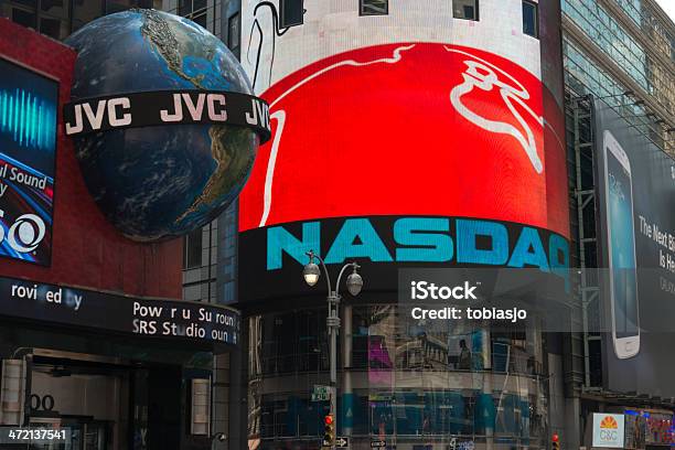 Bolsa De Valores Nasdaq - Fotografias de stock e mais imagens de NASDAQ - NASDAQ, Painel Publicitário, Ao Ar Livre