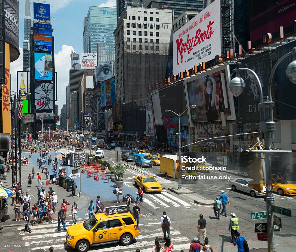 Times Square de Manhattan - Foto de stock de Arranha-céu royalty-free