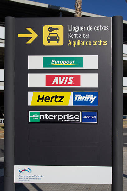 panneau de location de voiture - the hertz corporation photos et images de collection