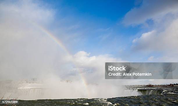 Inverno Cascate Del Niagara - Fotografie stock e altre immagini di Acqua - Acqua, Ambientazione esterna, Arcobaleno