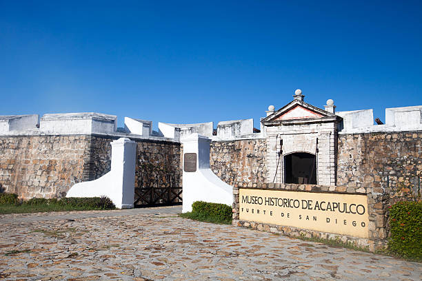 musée d'histoire d'acapulco - fort san diego photos et images de collection
