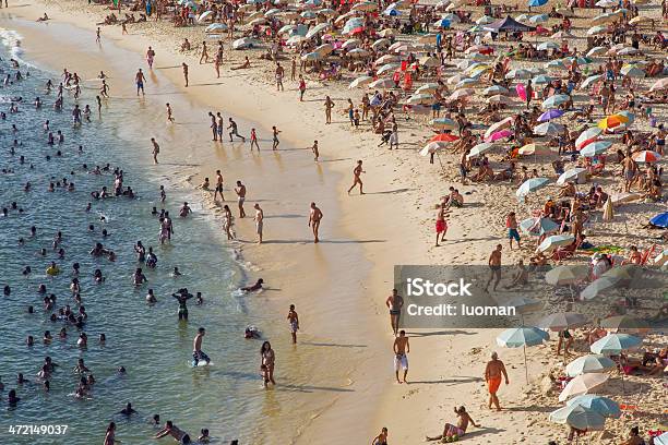 Foto de Praia De Ipanema Detalhe e mais fotos de stock de Amontoamento - Amontoamento, Areia, Atividade Recreativa