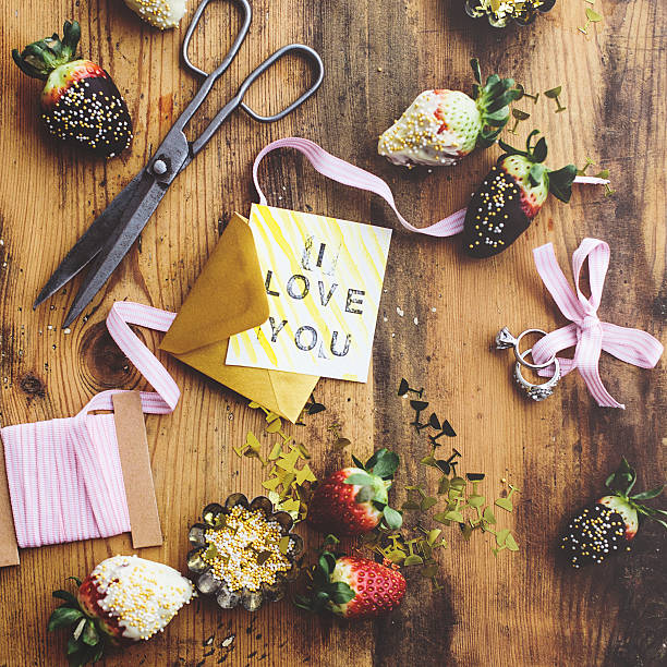 istock Valentines love arrangement 472156117