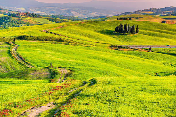 istock Sunrise in Tuscany 472156915