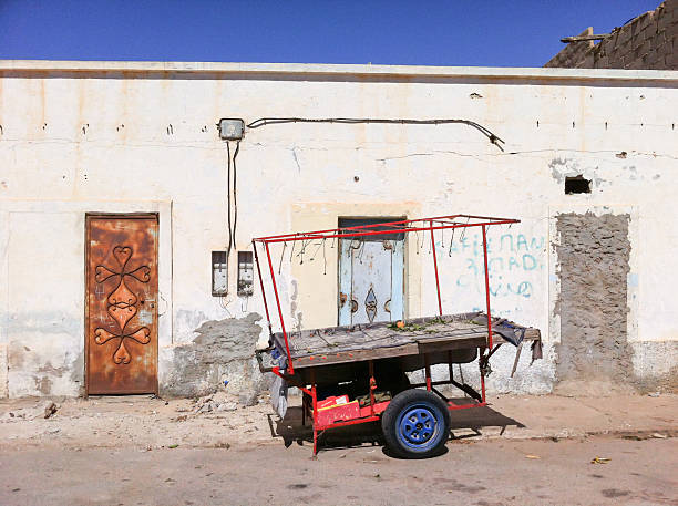 istock Empty fruit trolley in Dakhla, Western Sahara 472157589