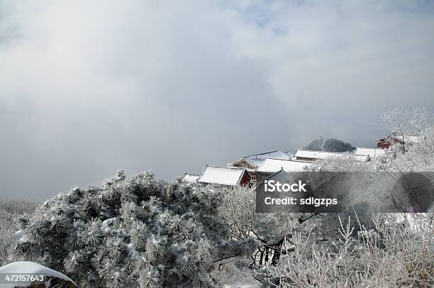 Taishan Na Neve - Fotografias de stock e mais imagens de Antiguidades - Antiguidades, Ao Ar Livre, Arcaico